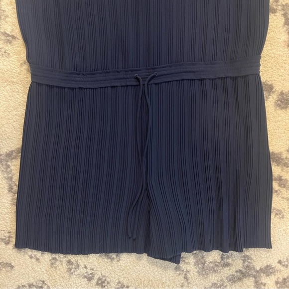 CLUB Monaco Navy Viga Pleated Tie-Shoulder Romper size 4 - Picture 6 of 13